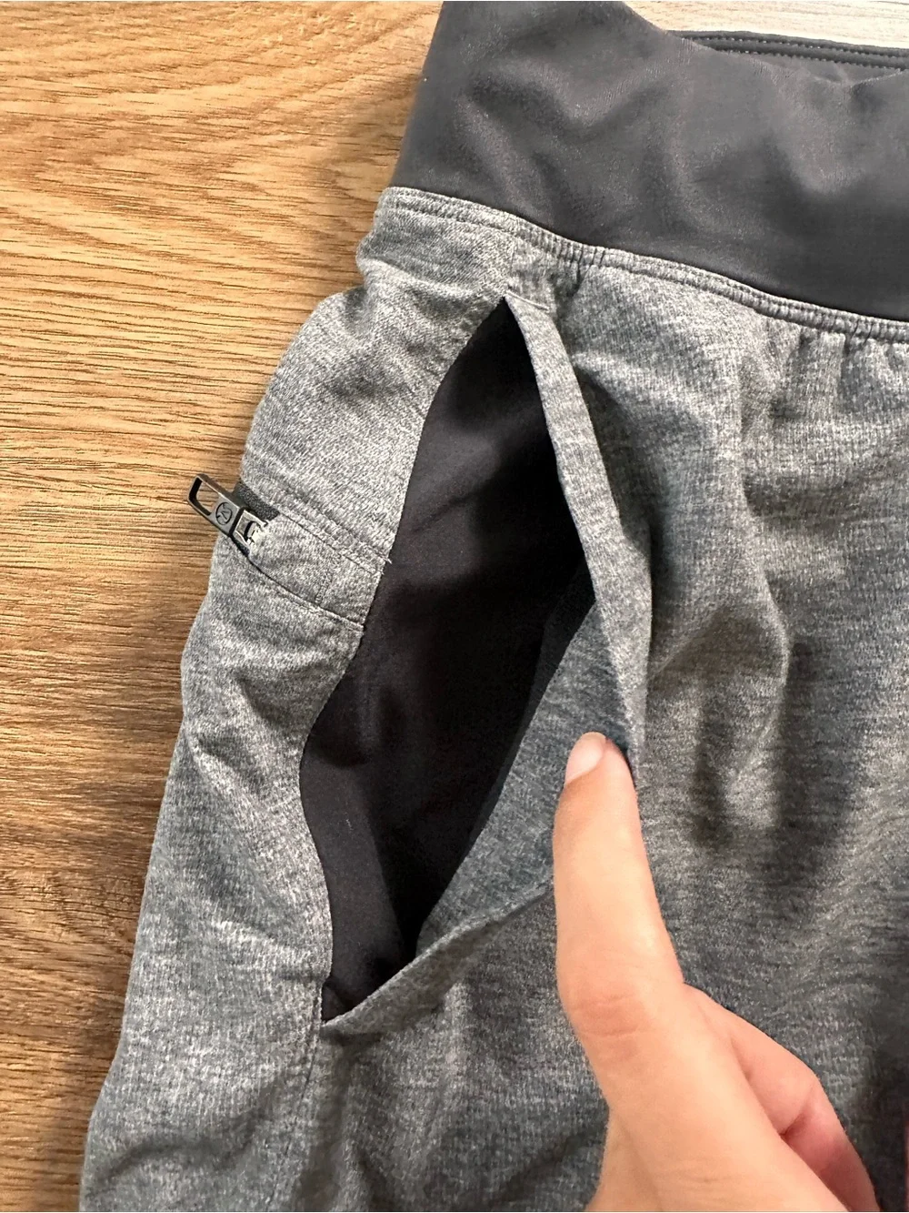 Lululemon T.H.E. Shorts Mens Medium Heather Gray Linerless 11 Inch Gym Athletic